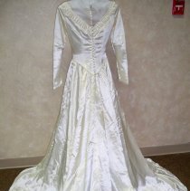 Marianna Lindeman Blum wedding gown back