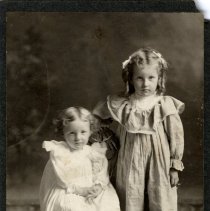 Nina (Dearborn) Abbott & Beatrice (Dearborn) Jensen