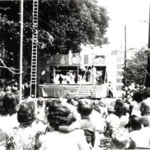 Apparatus for "Cupid" the Wonder Dog & the Alcott Stage