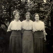 Dora Fratzke Jordan, Martha Fratzke Zipf, Anna Braun