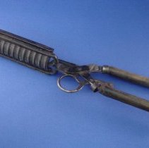 Hair curling/crimping iron