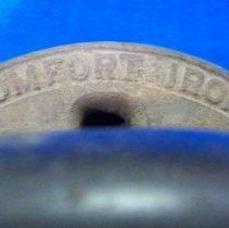 "Comfort" self heating gas iron detail