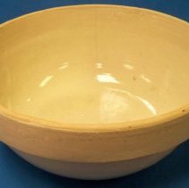 Crockery mixing bowl