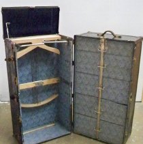 Hartmann wardrobe trunk
