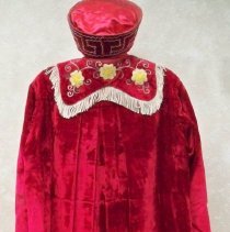 IOOF Past Noble Grand robe & crown-back view