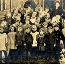 First grade class, 1905, Hutchinson