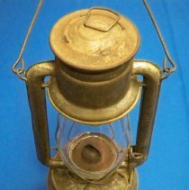 Kerosene lantern