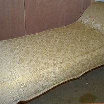 Fainting couch