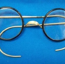 Round tortoise frame eyeglasses