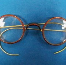 Brown Plastic rimmed eyeglasses