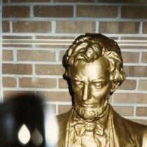Abraham Lincoln bust