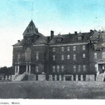 College, Hutchinson, MN