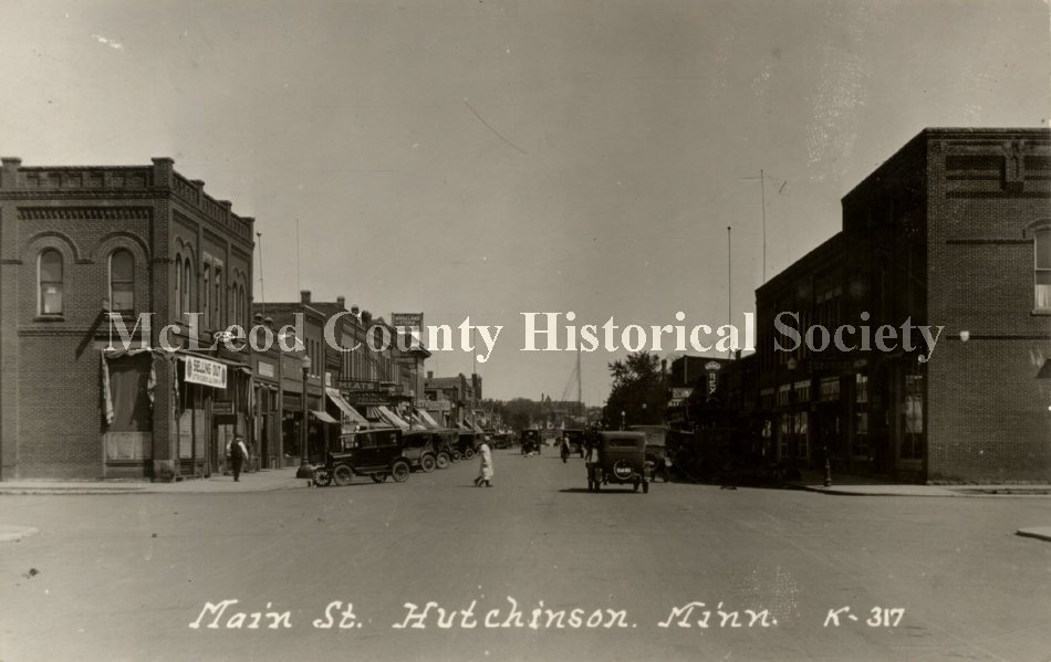 Postcard - Main Street , Hutchinson, MN