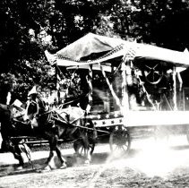 Glencoe MN parade float c.1909