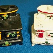 Miniature kitchen ranges salt & pepper set