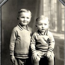 James & Robert Schwarze, 1930