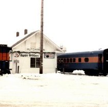 Dakota Rail caboose and dining car