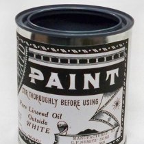 Empty display quart paint can