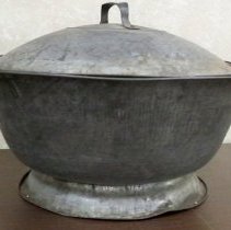 Large tin pan with cover