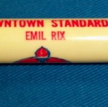 Novelty keychain/pencil lead holder