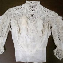 White lace blouse/shirtwaist