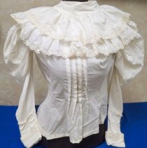 White cotton shirtwaist