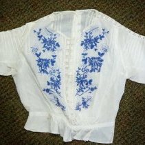 Whit linen blouse