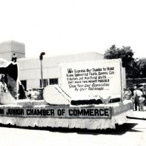 Hutchinson Water Carnival parade float, c.1949