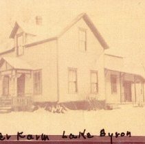 Linder Farm House - Lake Byron