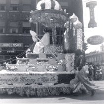 3M Float - 1955 Hutchinson, MN Parade