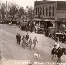 Hutchinson, MN Victory Day Parade