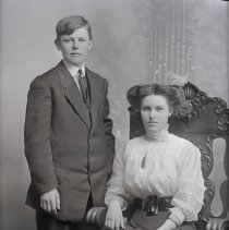 Arthur Severson & sister [Edith], 1911