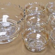 Large berry bowl and 6 small individual bowls