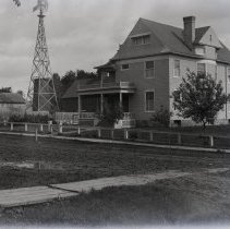 Luther W. Gilbert house exterior