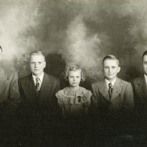 Lyle R., Charles R., Valeria Mae R., Walter R., Lloyd R.