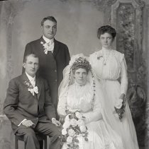 John Albrecht and Meta Schuette wedding party, 1910
