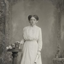 Daughter of Fred Brelje, confirmation, 1910