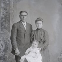 Frank Charny family, 1910