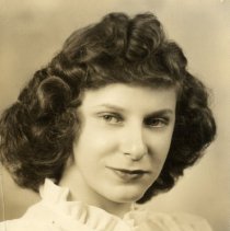 Avis Duesterhoeft, HHS Class of 1945