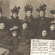 Hutchinson, MN Women mid 1800s
