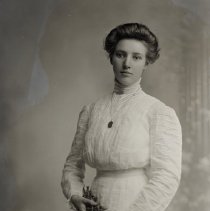 Golda Hilts, 1910, graduation
