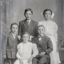 Five children of Albert Howe, 1911