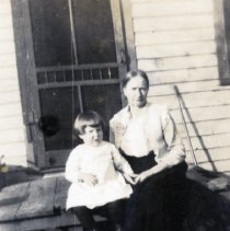 Elsa Dahl and Christina Dahl