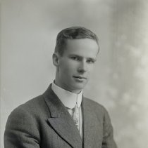Lawrence Marshall, 1911