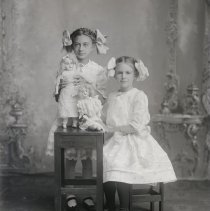 A. T. Radke daughters, 1911