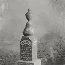 Emma Albrecht monument