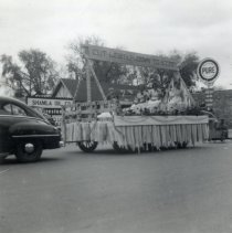 Homecoming Parade Float, Silver Lake, MN