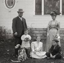 Cyril M. Tifft family, 1910