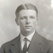 Earl West, 1910