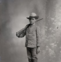 Thomas Whalen & gun, 1911